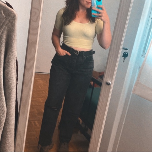 Light Green Ribbed Cropped Top - Picture 2 of 3